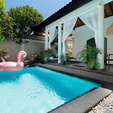 Singgah Villas Seminyak Exterior photo