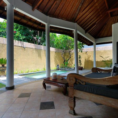 Singgah Villas Seminyak Exterior photo