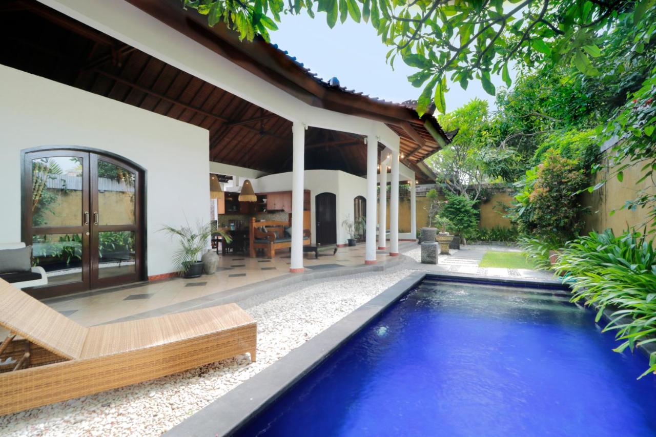 Singgah Villas Seminyak Exterior photo