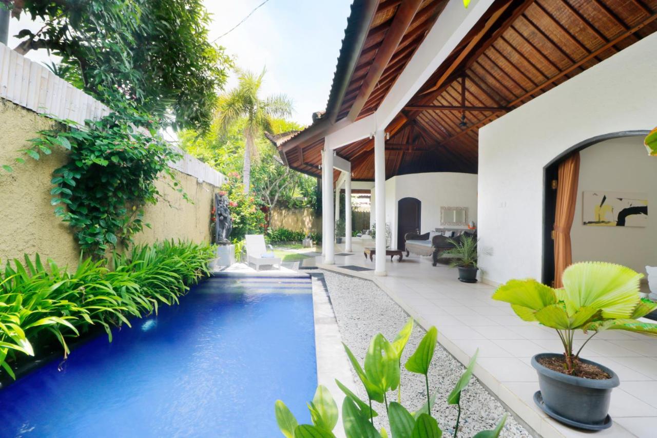 Singgah Villas Seminyak Exterior photo