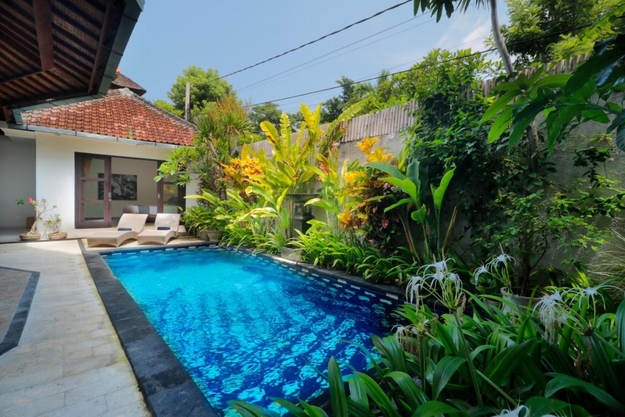 Singgah Villas Seminyak Exterior photo