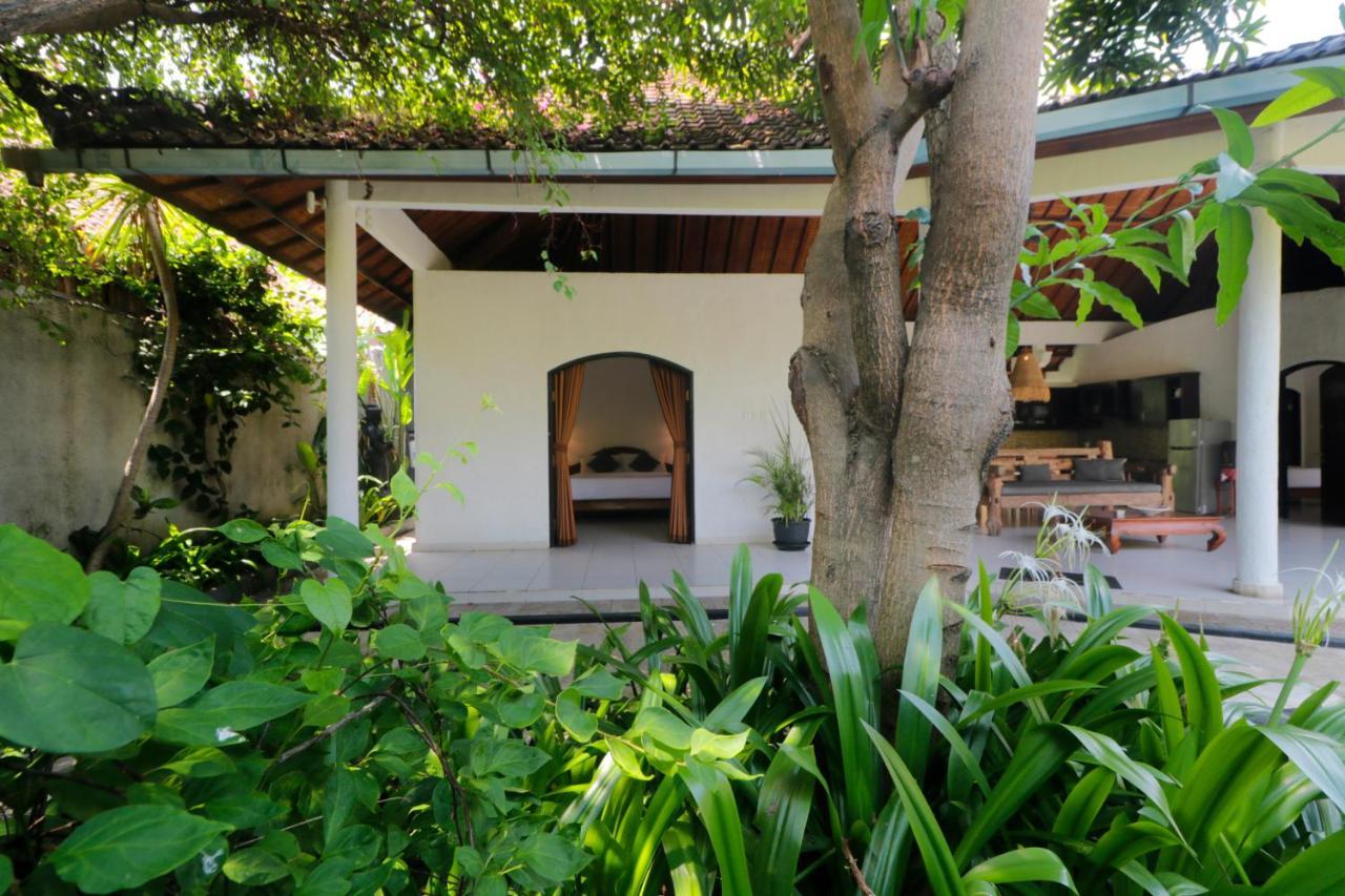 Singgah Villas Seminyak Exterior photo