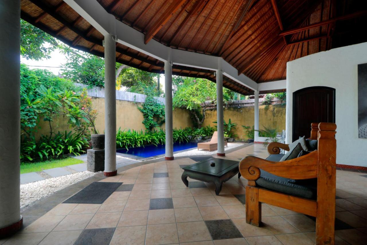 Singgah Villas Seminyak Exterior photo