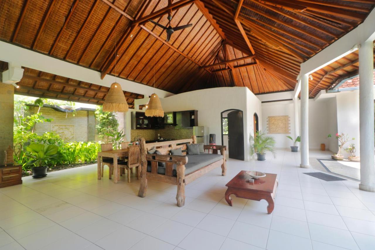 Singgah Villas Seminyak Exterior photo