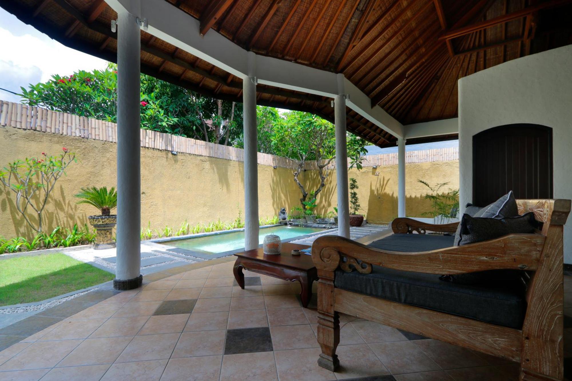 Singgah Villas Seminyak Exterior photo
