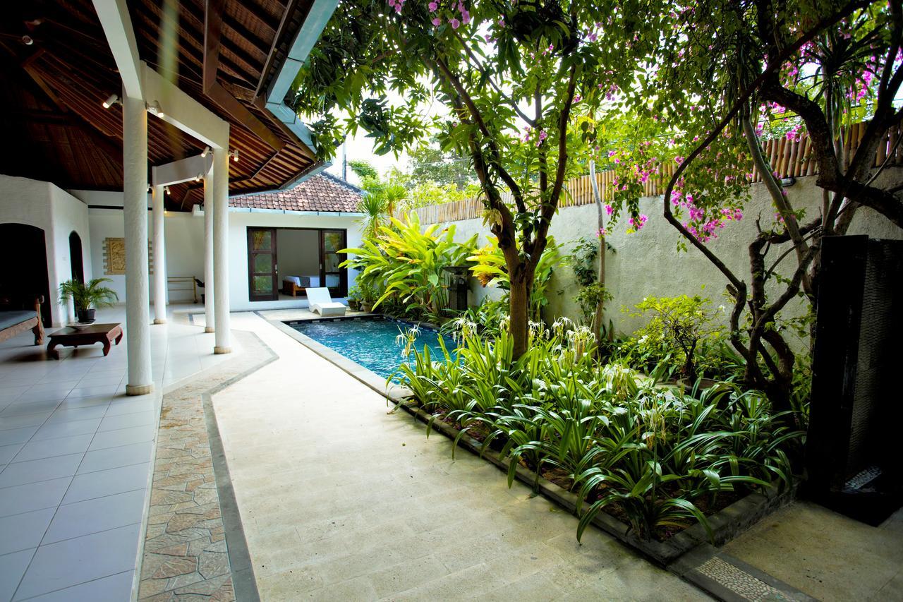 Singgah Villas Seminyak Exterior photo